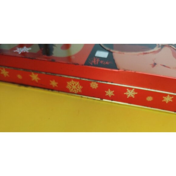 Russell Stover Elvis Presley Collectible  Christmas candy tin. 1997 - Picture 3 of 7